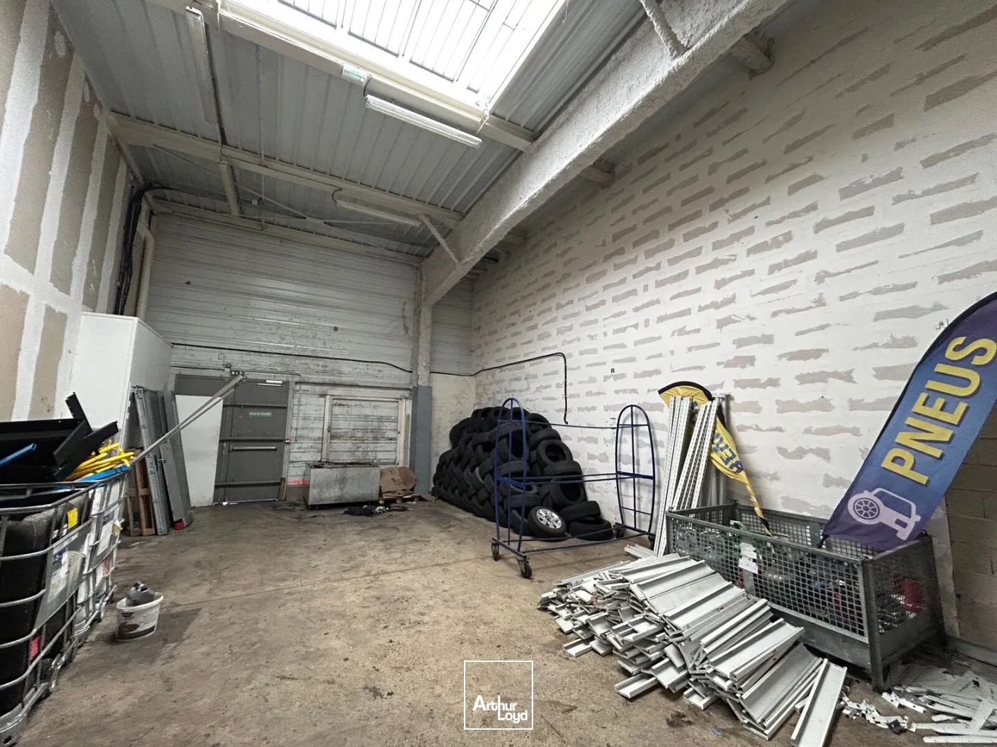 LOCAL COMMERCXIAL A LOUER - 370 M2 - LAON-CHAMBRY