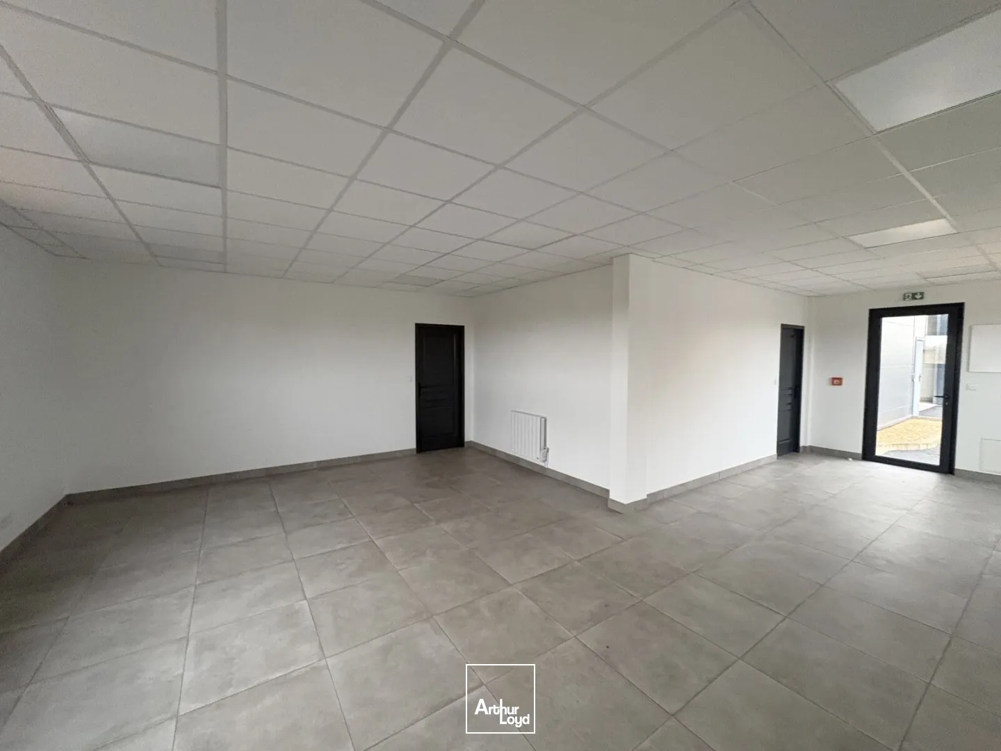 Cellule artisanale à louer - Meung sur Loire - 330 m2 - Périphérie Ouest Orléans Métropole