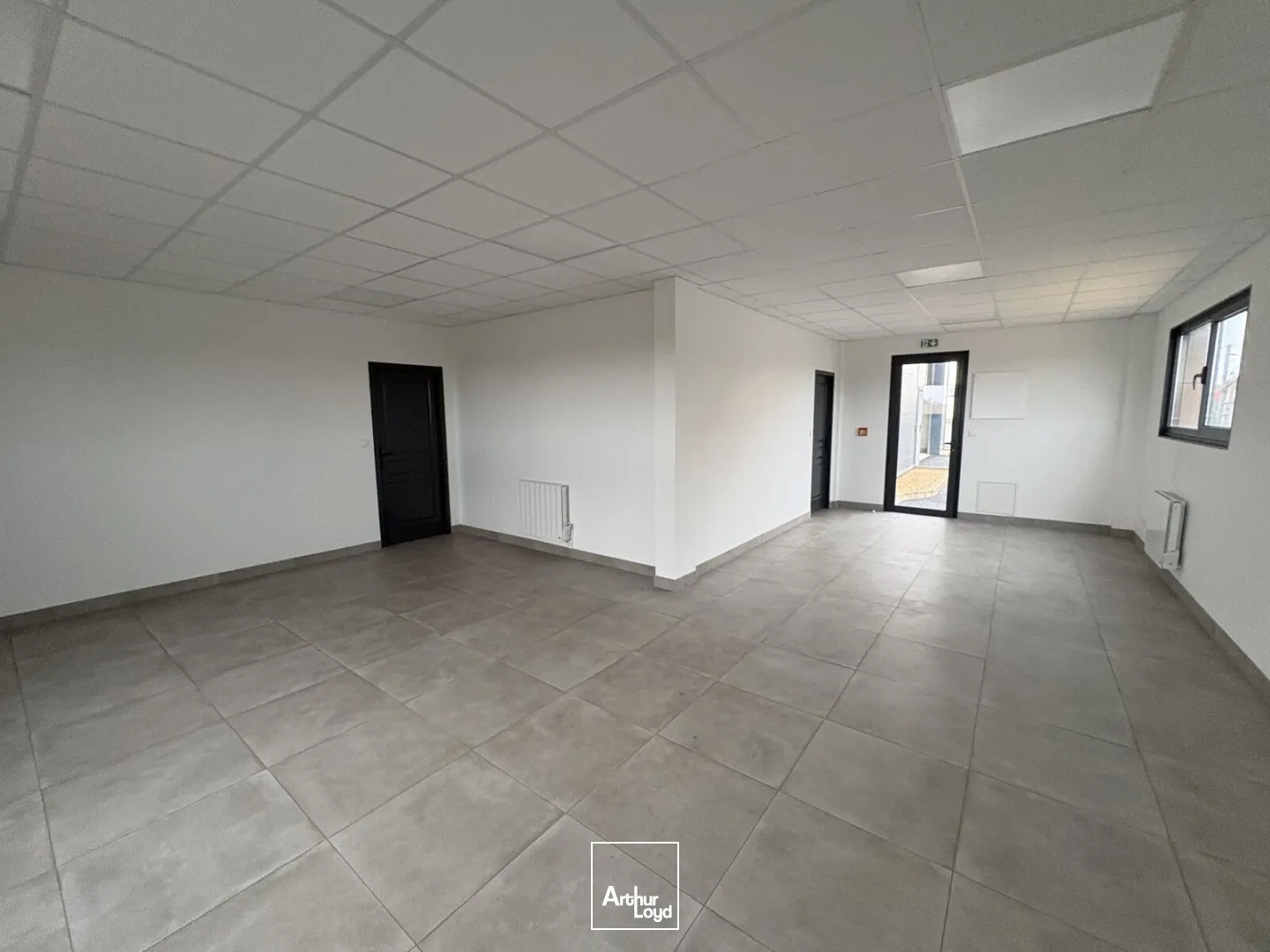 Cellule artisanale à louer - Meung sur Loire - 330 m2 - Périphérie Ouest Orléans Métropole