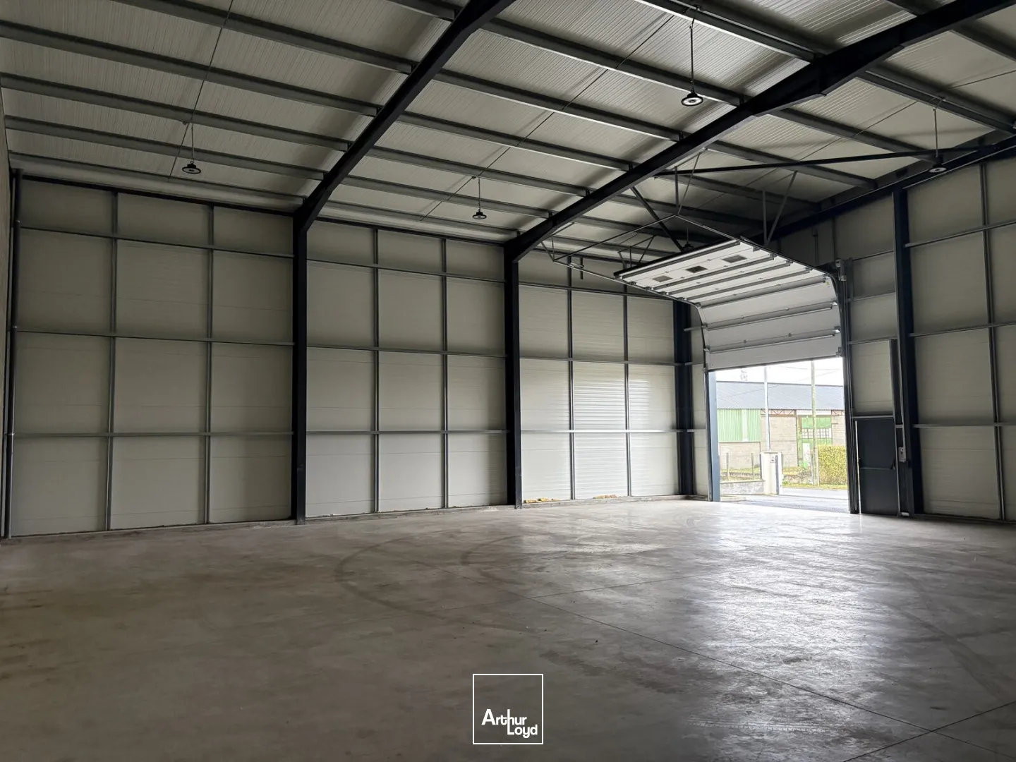 Cellule artisanale à louer - Meung sur Loire - 330 m2 - Périphérie Ouest Orléans Métropole