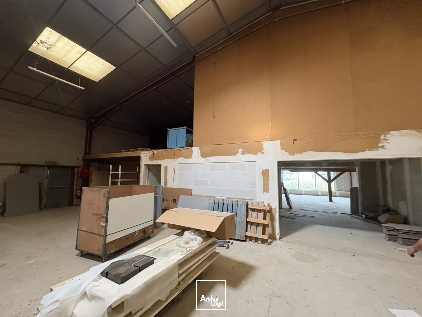 À vendre - Ensemble immobilier à usage industriel et commercial à Châtillon-sur-Loire (45)
