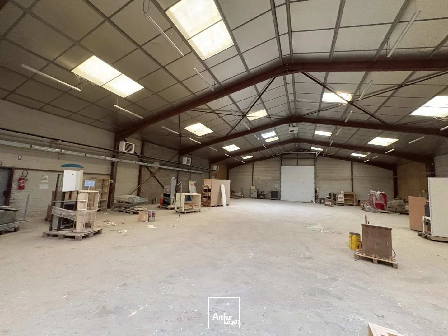 À vendre - Ensemble immobilier à usage industriel et commercial à Châtillon-sur-Loire (45)