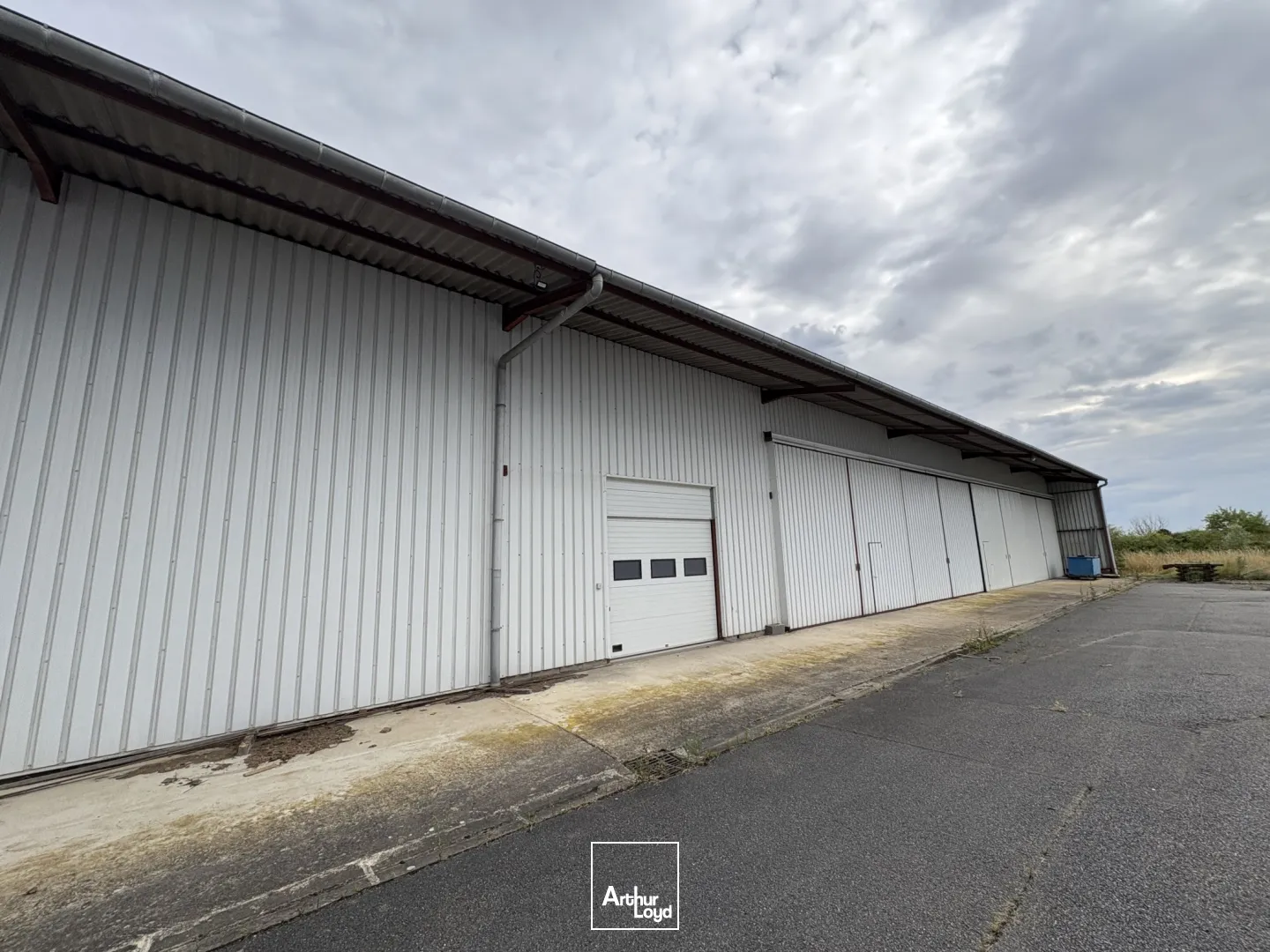 À vendre - Ensemble immobilier à usage industriel et commercial à Châtillon-sur-Loire (45)