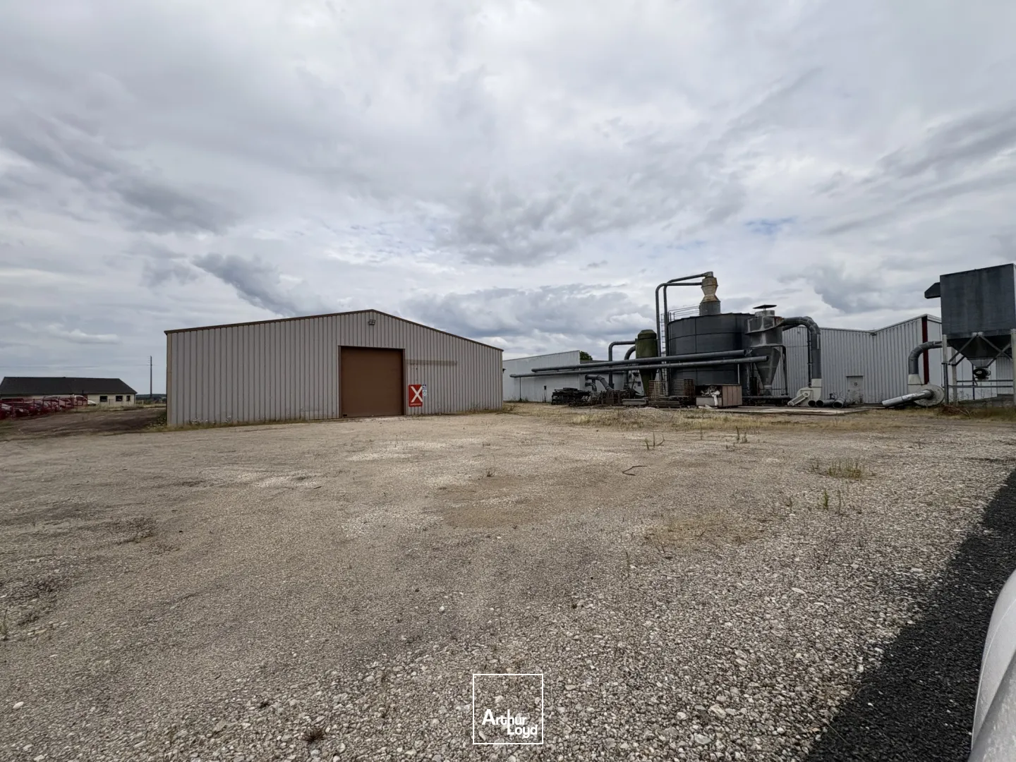 À vendre - Ensemble immobilier à usage industriel et commercial à Châtillon-sur-Loire (45)