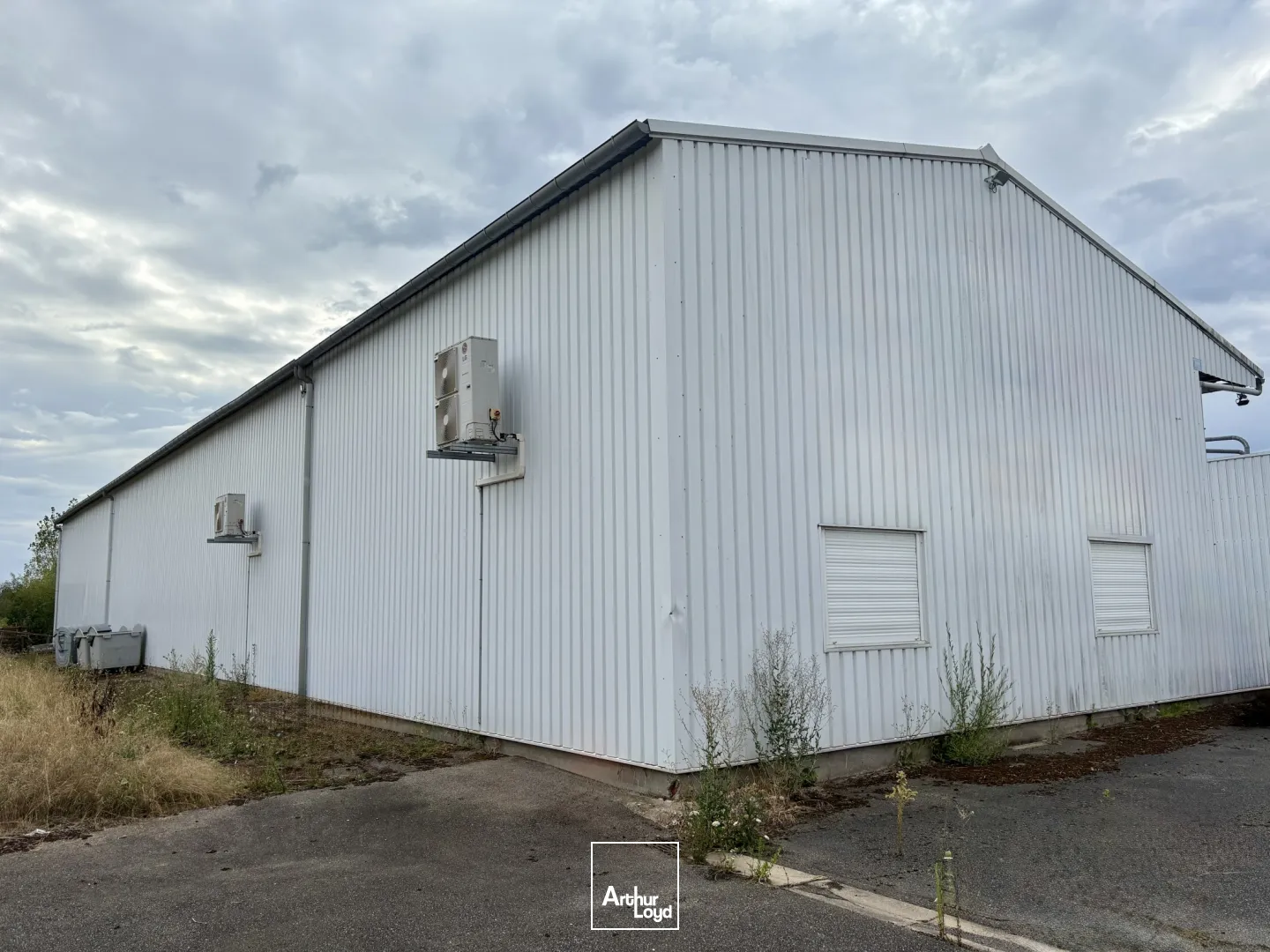 À vendre - Ensemble immobilier à usage industriel et commercial à Châtillon-sur-Loire (45)