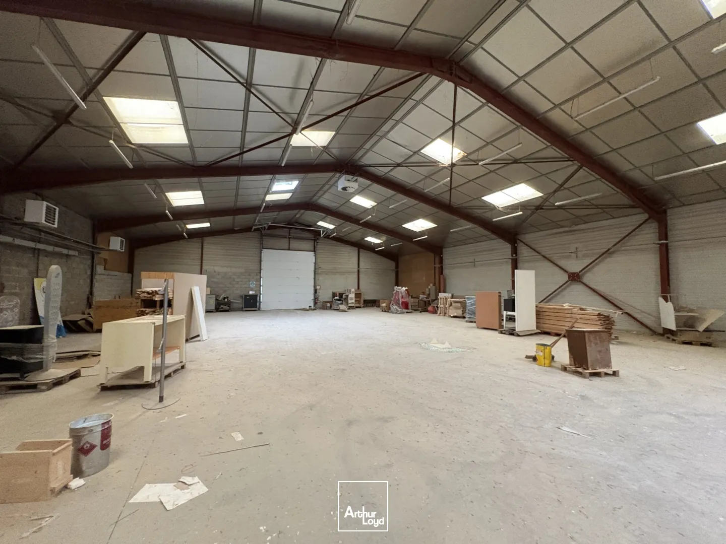 À vendre - Ensemble immobilier à usage industriel et commercial à Châtillon-sur-Loire (45)