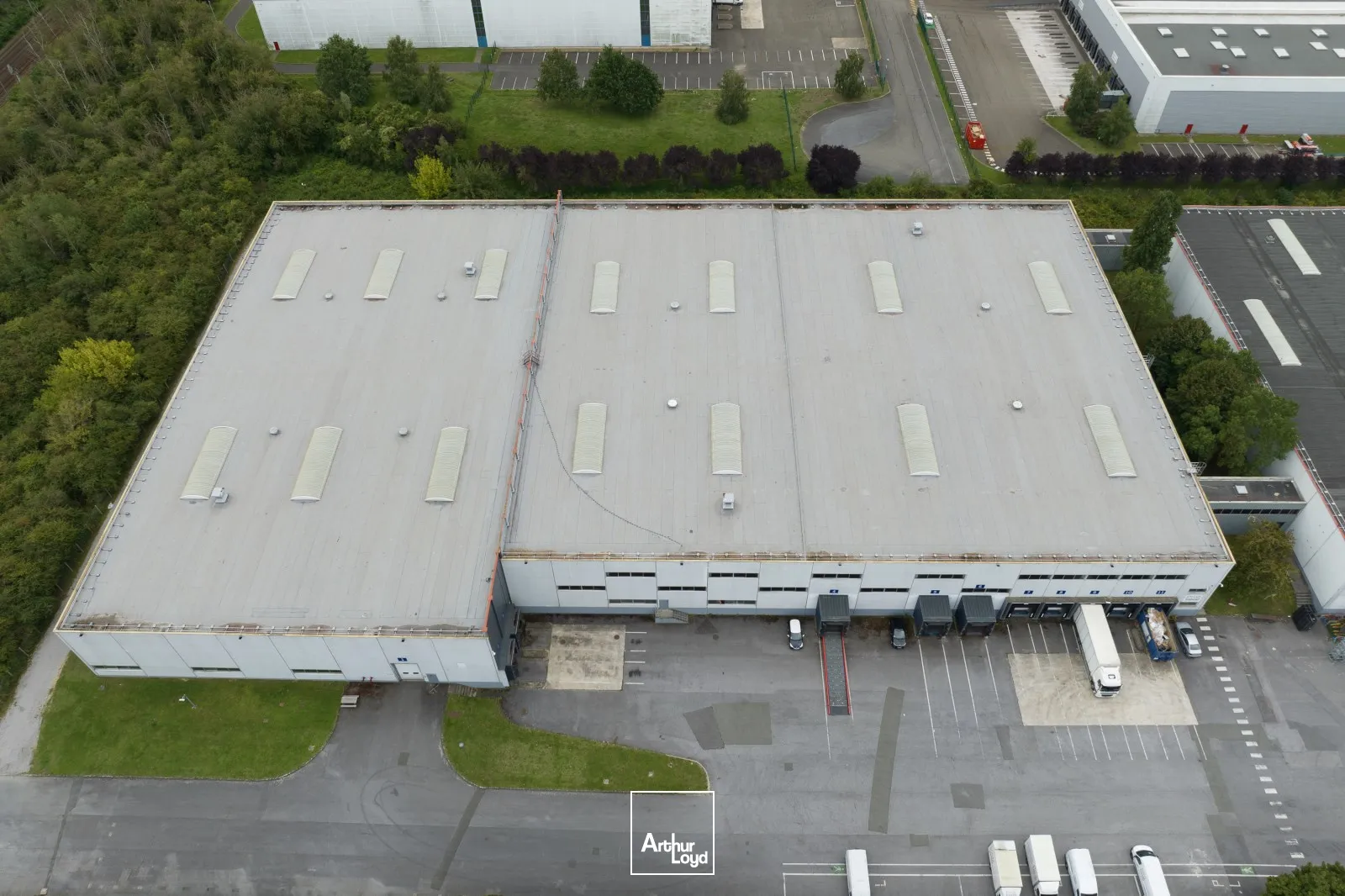 Entrepôt ICPE grande hauteur 3 961 m² sans bureaux - Opportunité locative à Marly-la-Ville, proximité A1/A104