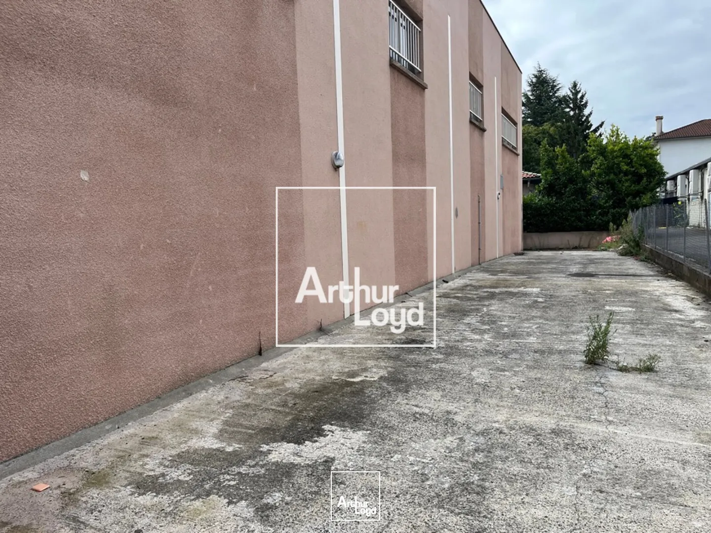 LOCAUX D'ACTIVITÉS AVEC VITRINE - À LA LOCATION - TOULOUSE ST ORENS