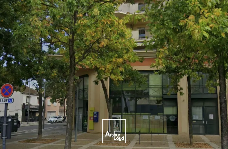 À LOUER  LOCAL COMMERCIAL  VALENCE