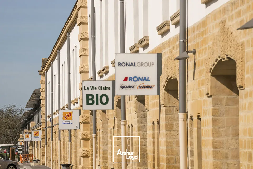 LOCAL COMMERCIAL à VENDRE de 73.5 m²