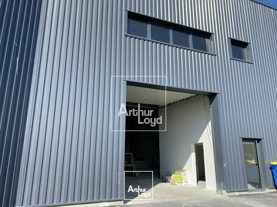 SAINT PIERRE DU PERRAY LOCAUX A LOUER