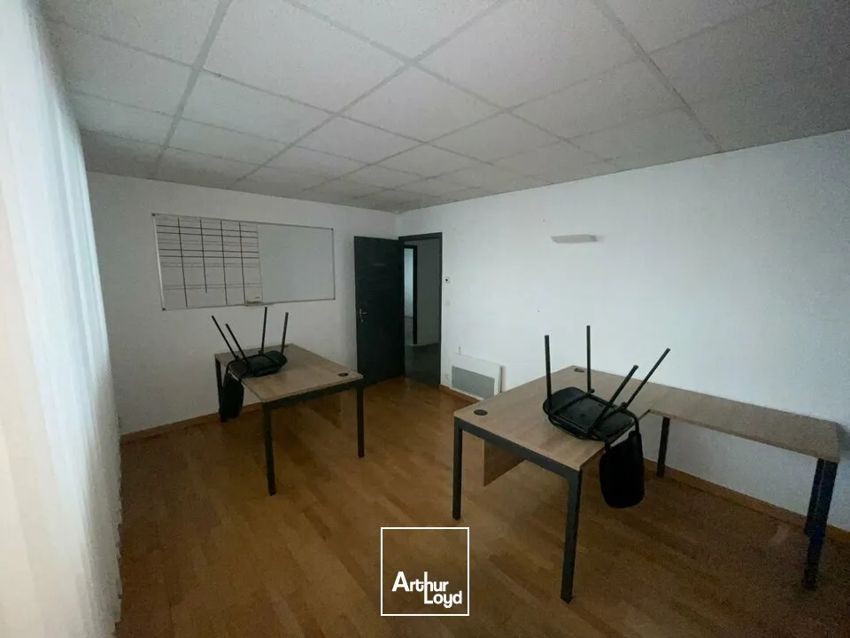 LOCAL D'ACTIVITÉ DE 376M² À LA LOCATION  MONTAIGU-VENDÉE 