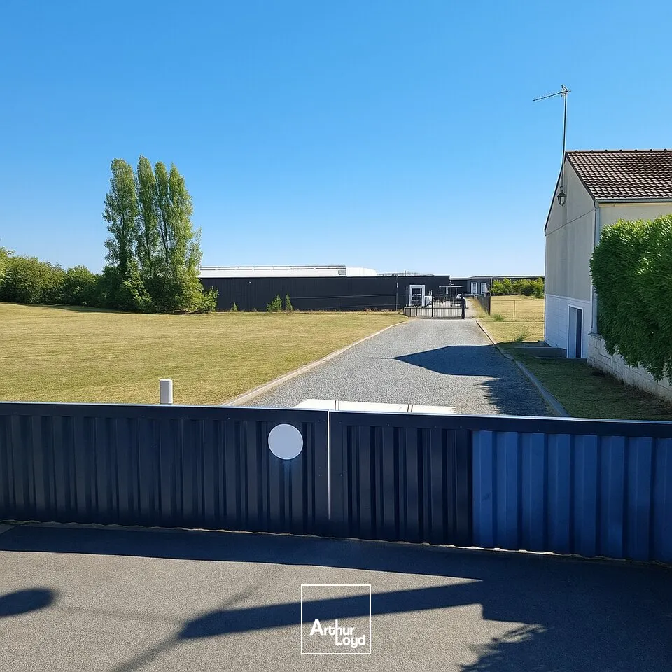 BUREAUX AVEC FONCIER CONSTRUCTIBLE NIORT MENDES FRANCE