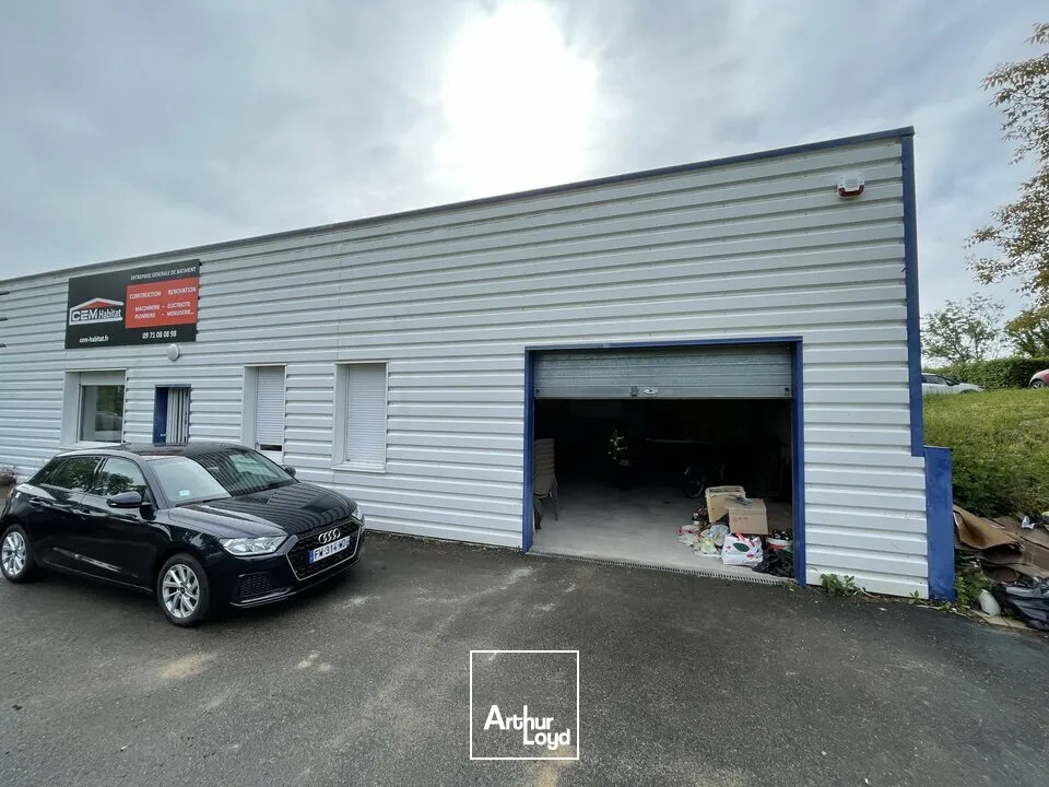 LOCATION BUREAUX + ENTREPOT PROCHE AVENUE DE PARIS NIORT 210 m2