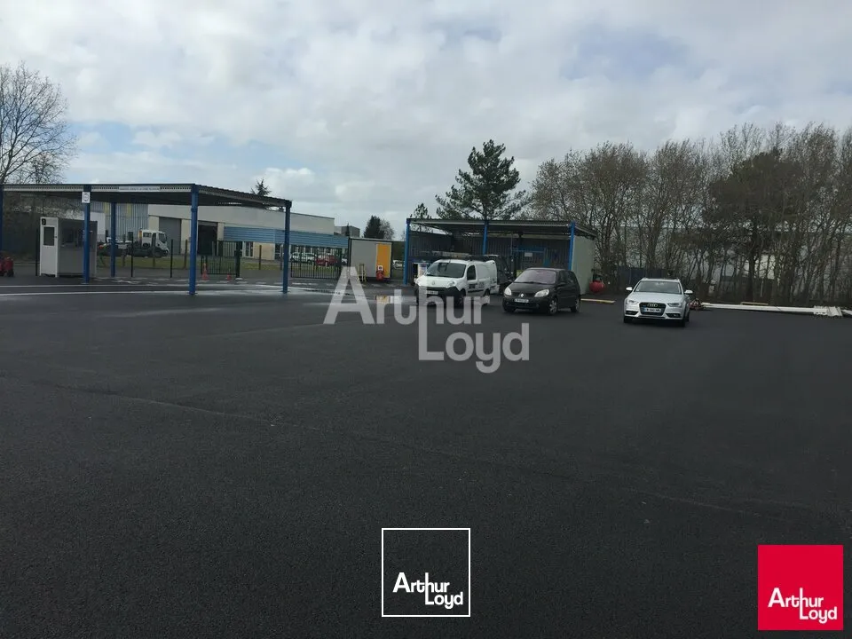 ZI ÉCOUFLANT FONCIER 2170 M² ENROBÉ ET CLOS A LOUER