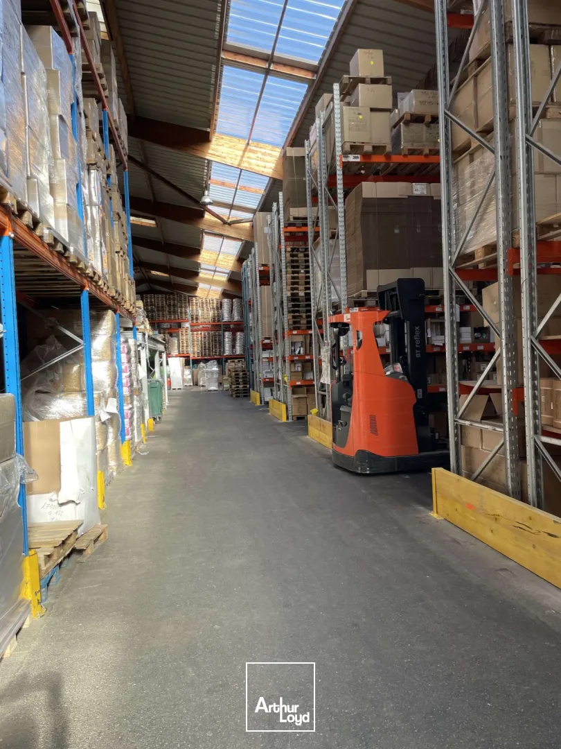 A Clisson, bâtiment de logistique d'environ 5584 m2