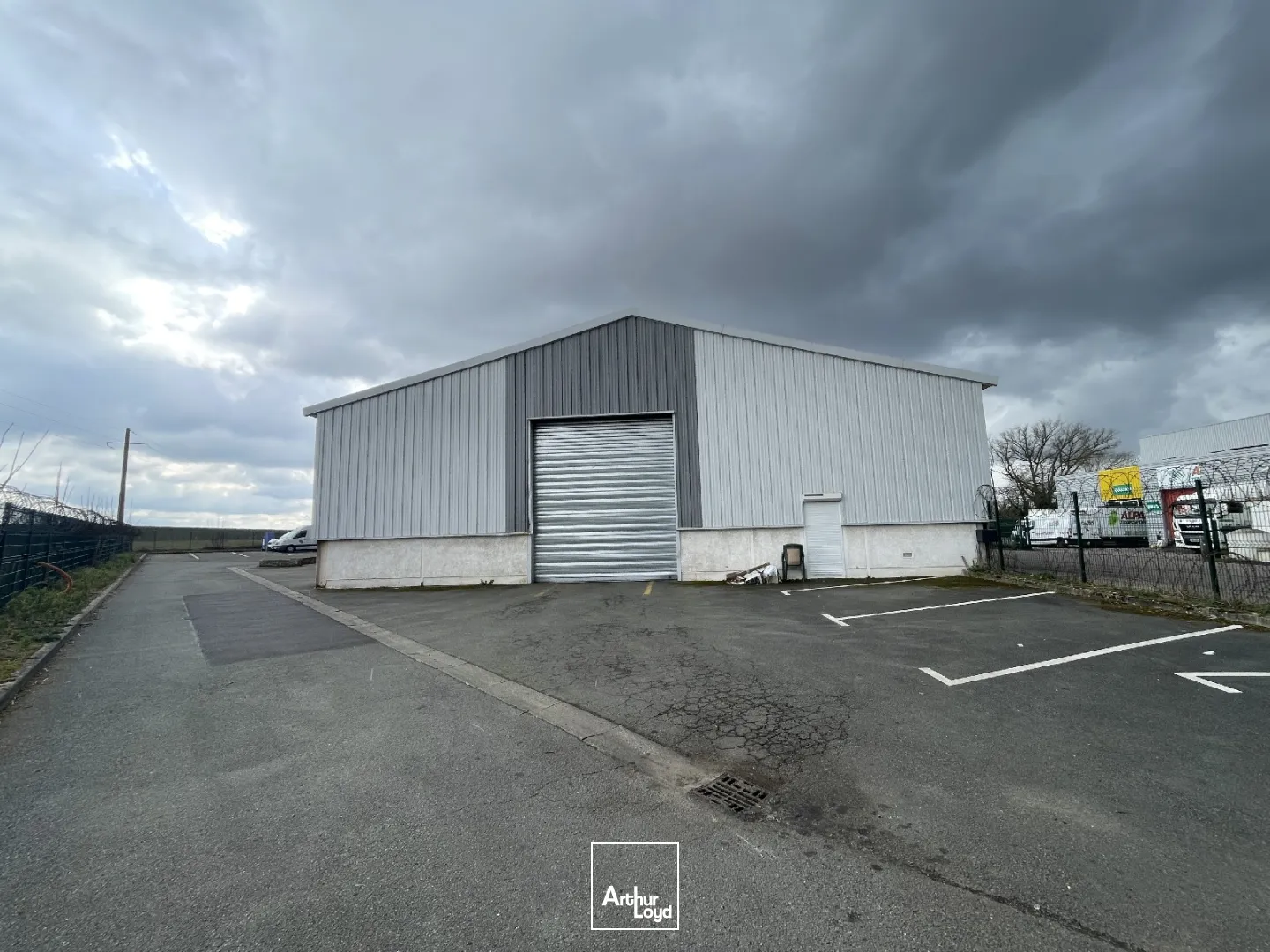 Locaux d'activité à vendre à FAUVILLE 27930