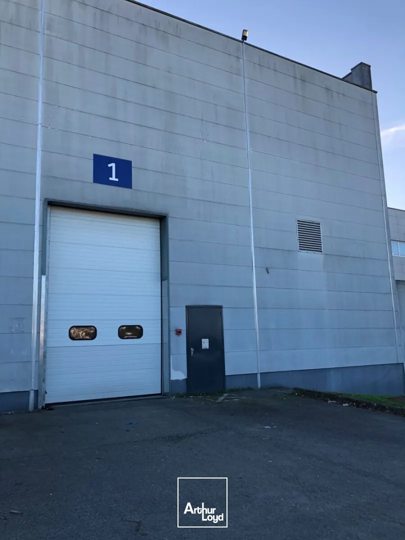 Entrepôt ICPE grande hauteur 3 961 m² sans bureaux - Opportunité locative à Marly-la-Ville, proximité A1/A104