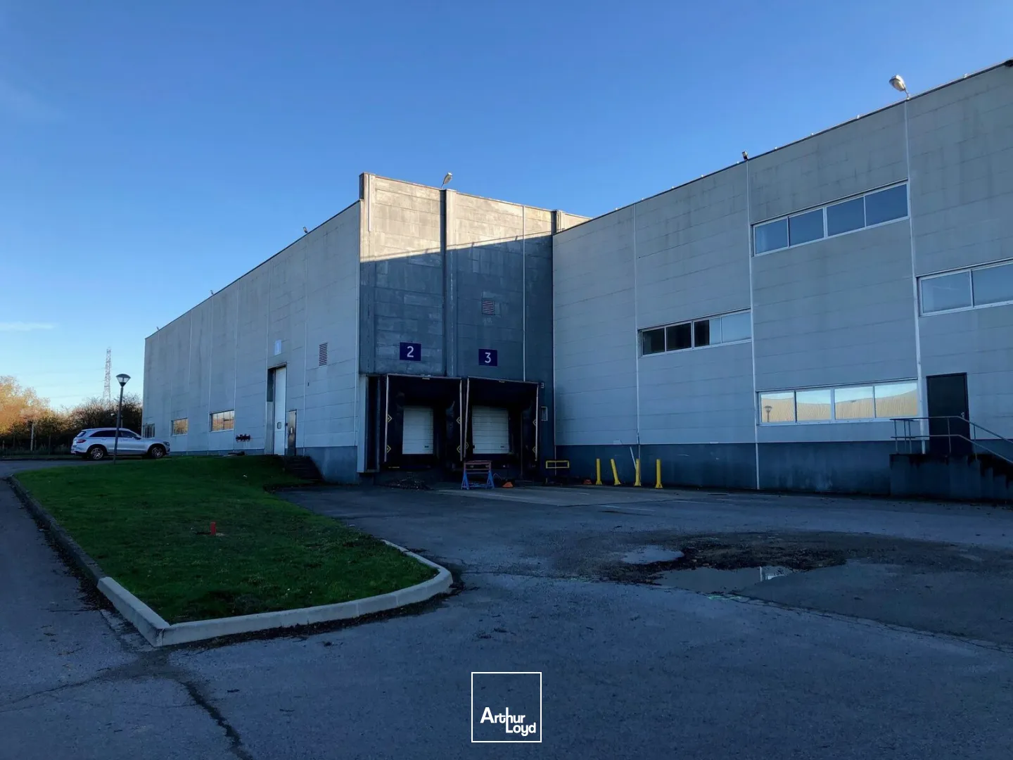 Entrepôt ICPE grande hauteur 3 961 m² sans bureaux - Opportunité locative à Marly-la-Ville, proximité A1/A104