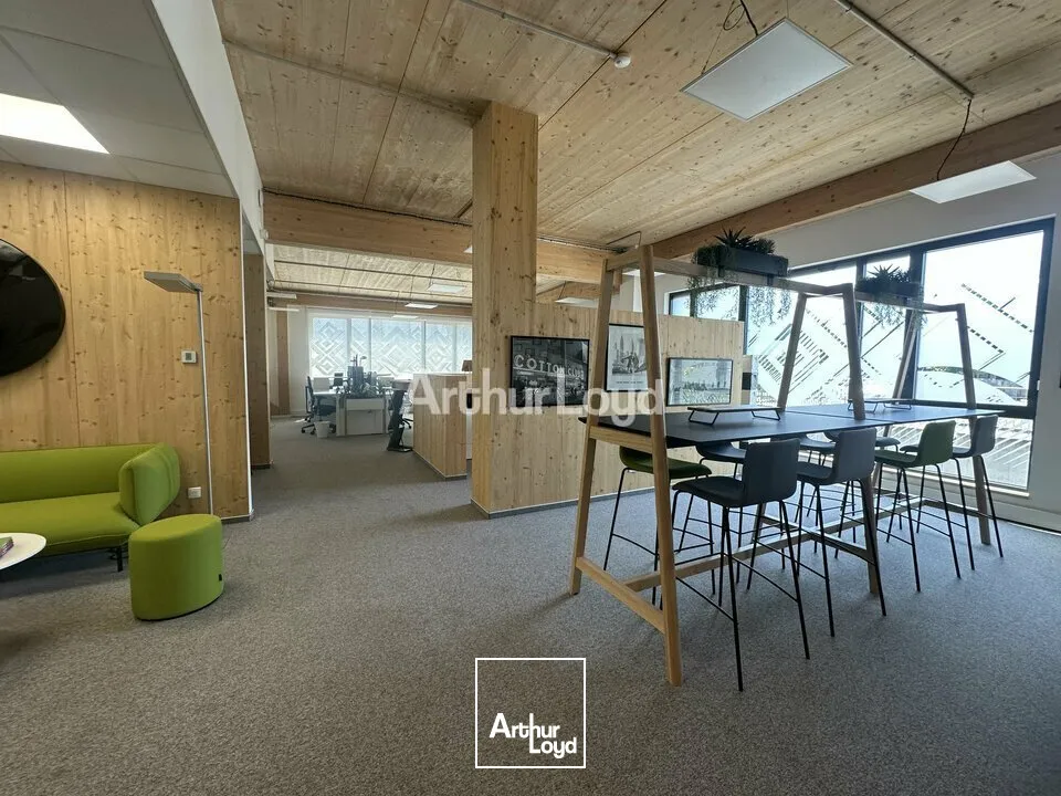 BUREAUX à LOUER de 559 m²