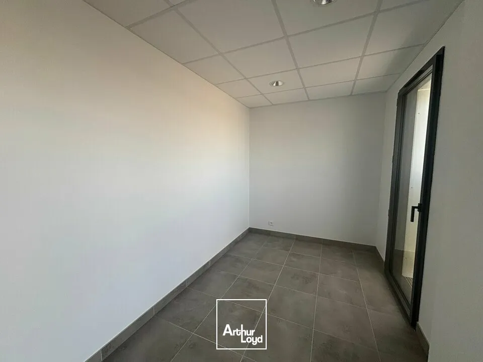 À LOUER  LOCAL D'ACTIVITÉ NEUF ET POLYVALENT  AIZENAY (85)