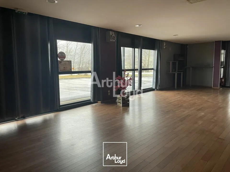 LOCAUX À LOUER À TOURNON (73)