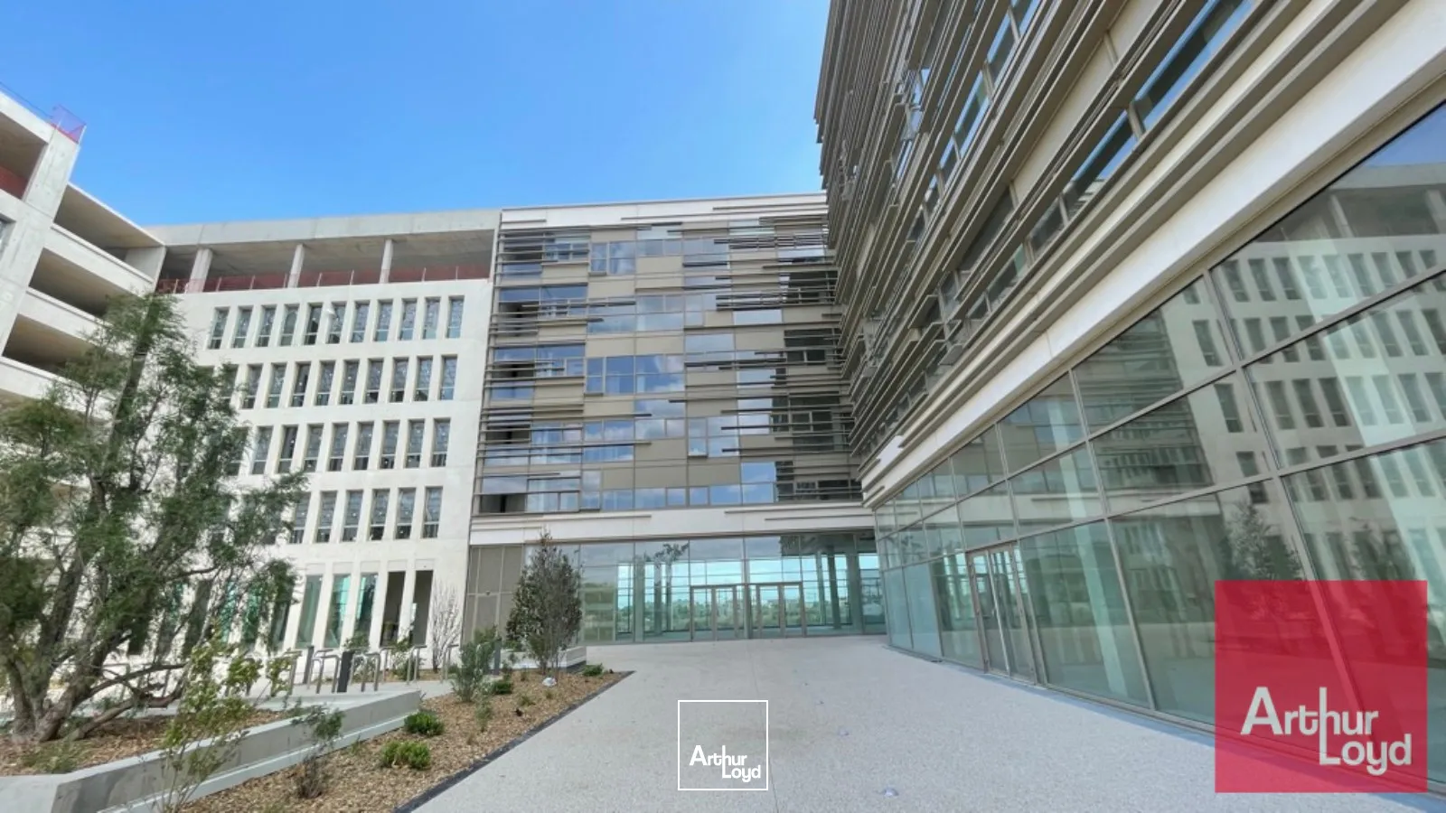 COMMERCES NEUFS A PARTIR DE 57 M2 - MONTPELLIER CAMBACERES