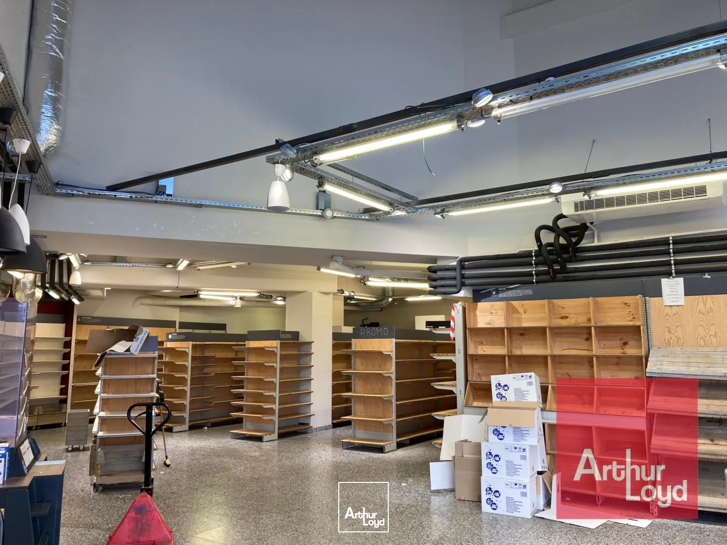 LOCAL COMMERCIAL QUARTIER ANTIGONE MONTPELLIER 