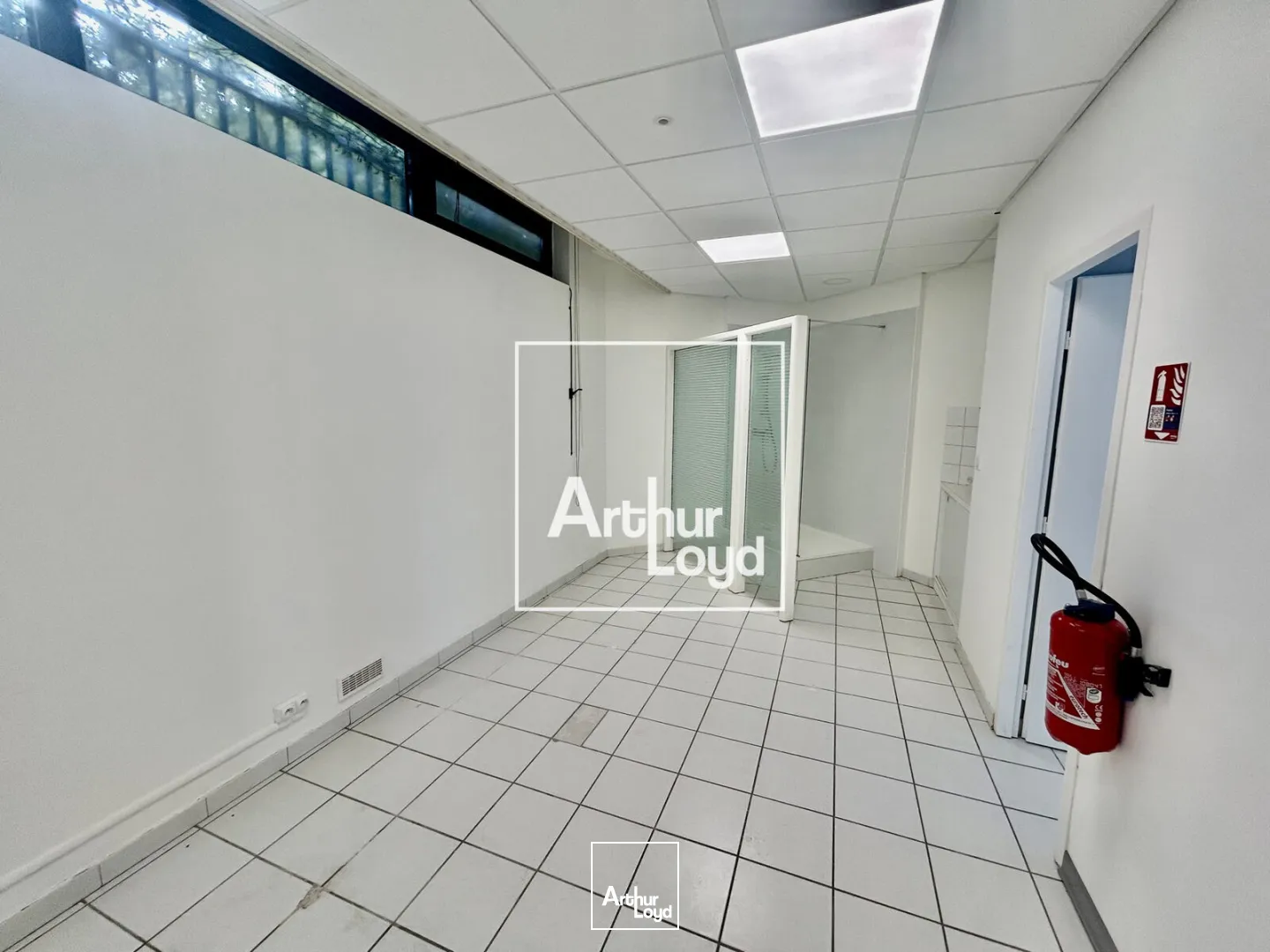 Local commercial refait à neuf - 90 m² à louer dans une zone commerciale dynamique à Clapiers