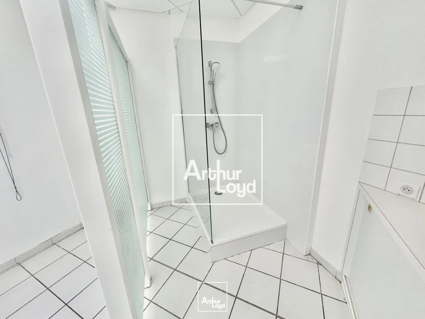 Local commercial refait à neuf - 90 m² à louer dans une zone commerciale dynamique à Clapiers