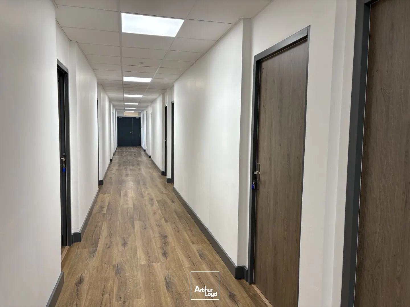 Plateau de bureaux au pied de la gare d'Orléans - A LOUER 261 m2 (lumineux et accessible aux personnes à mobilité réduite) !