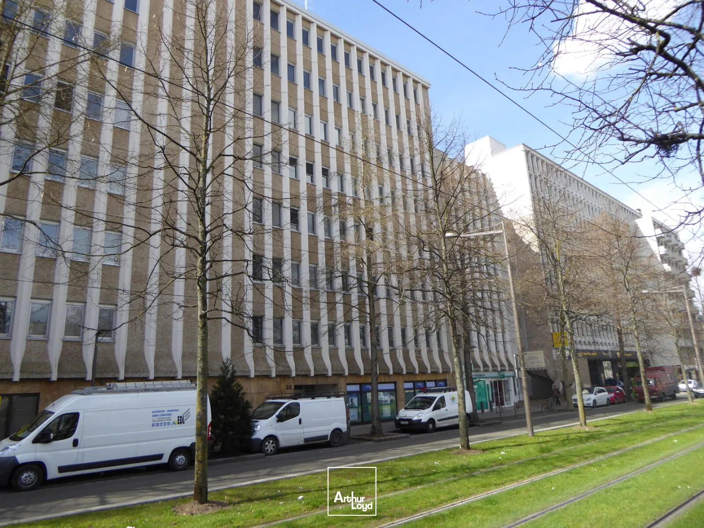 Plateau de bureaux au pied de la gare d'Orléans - A LOUER 261 m2 (lumineux et accessible aux personnes à mobilité réduite) !