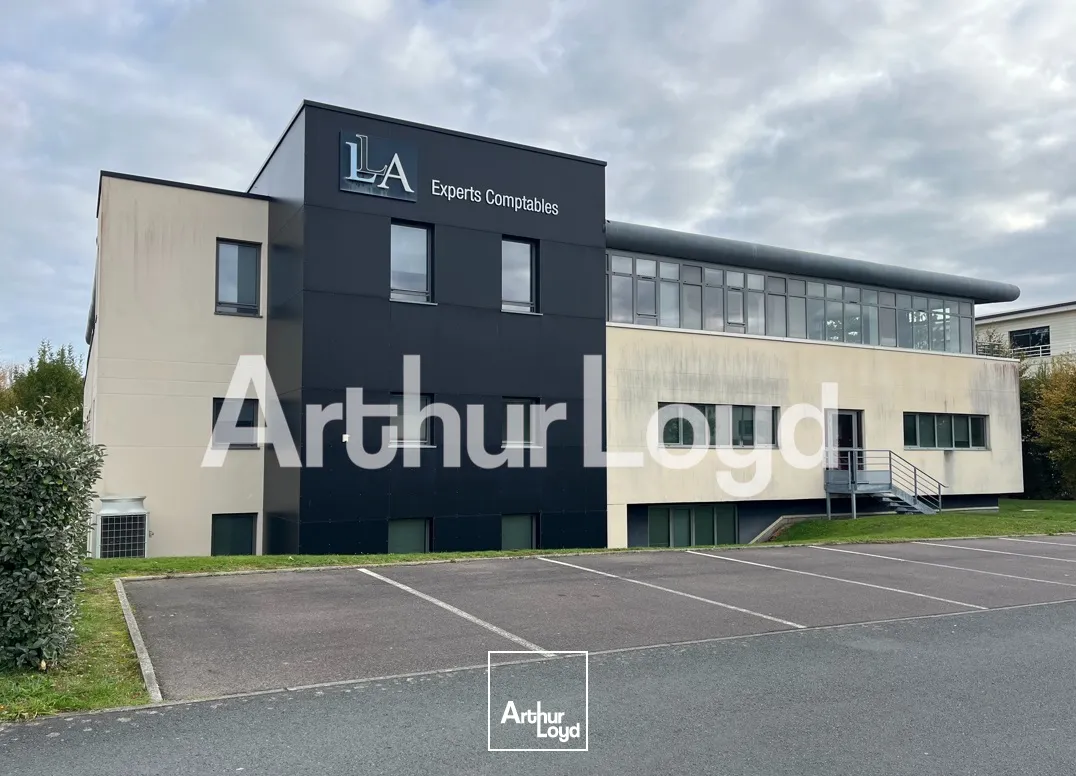 BATIMENT TERTIAIRE A VENDRE - ST CONTEST