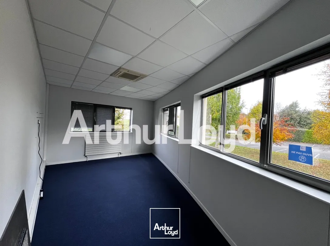 BATIMENT TERTIAIRE A VENDRE - ST CONTEST