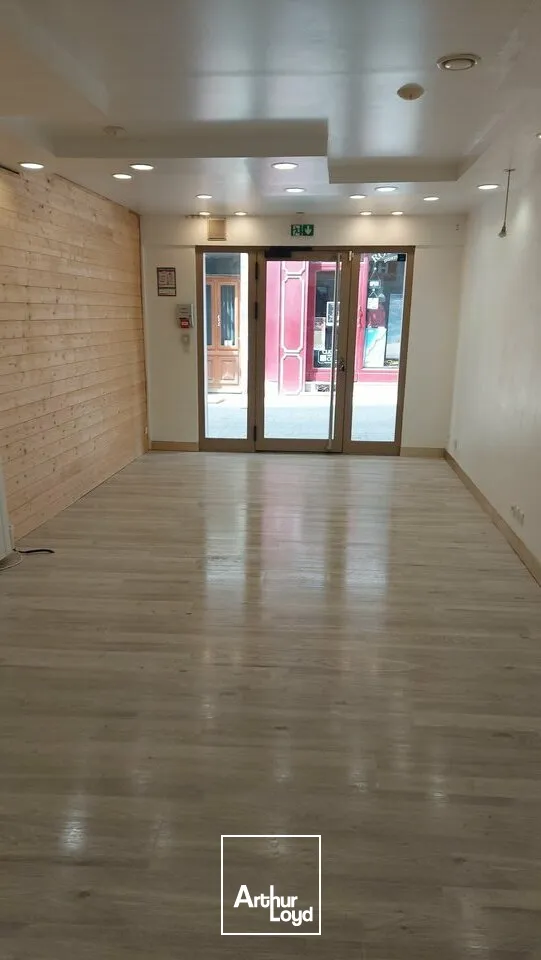 A LOUER LOCAL COMMERCIAL NIORT HYPER CENTRE 35M2