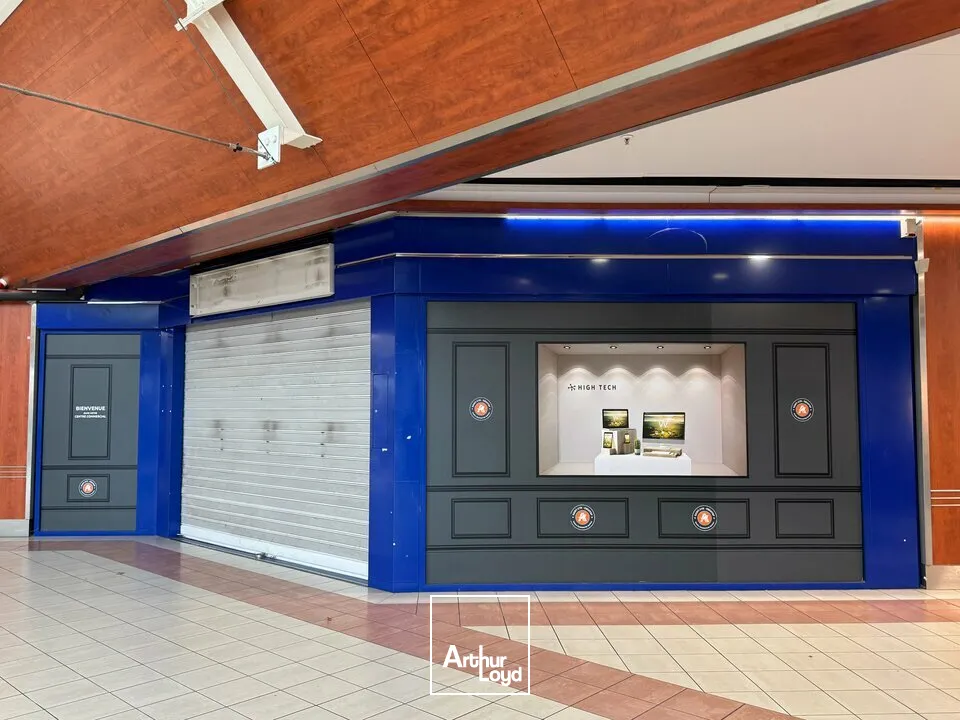 SAINT-CYR-SUR-LOIRE CENTRE COMMERCIAL COMMERCE A LOUER 125 M²
