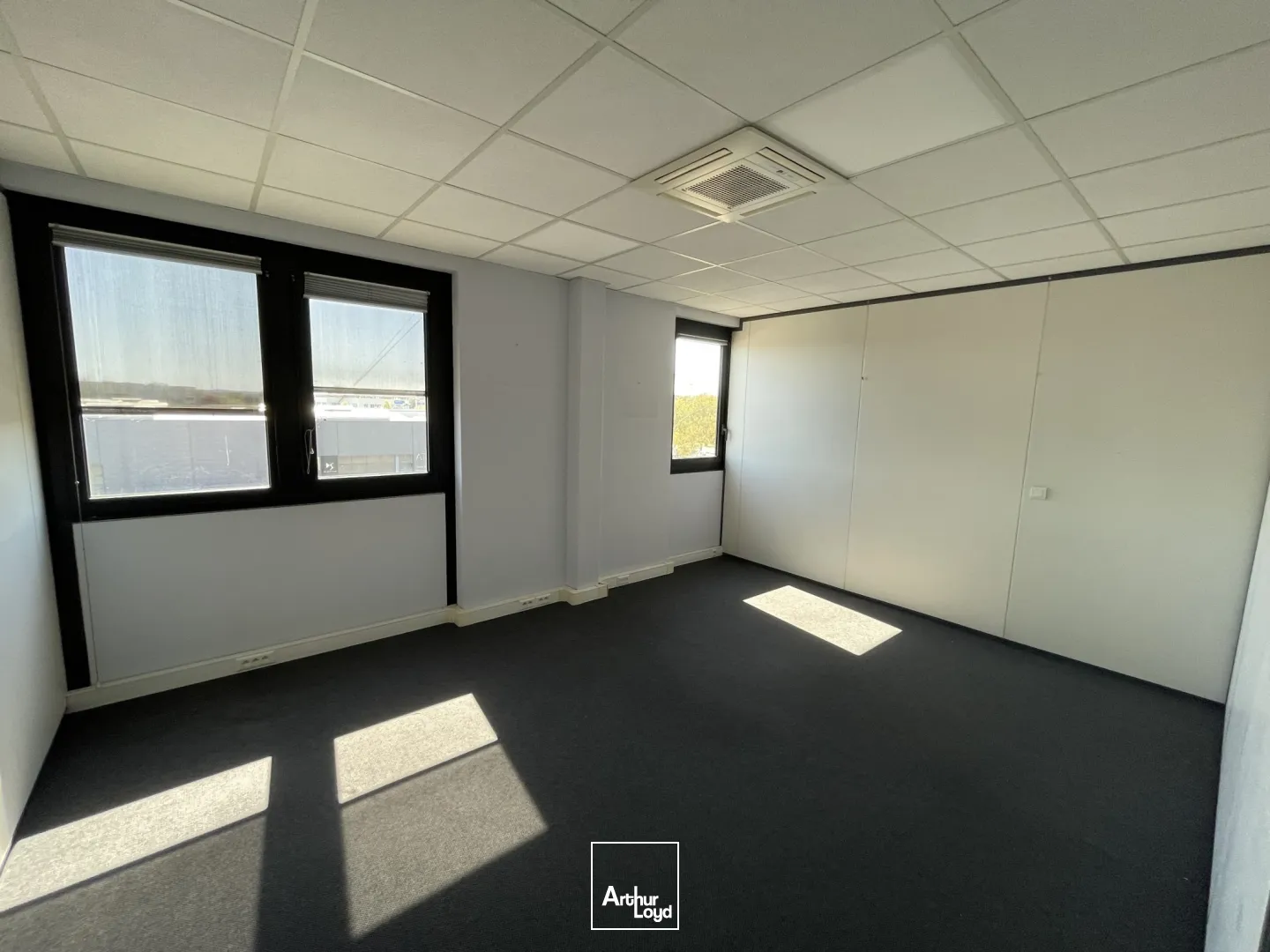 A LOUER BUREAUX DE 63 M2 À 335 M2 - COMPIEGNE ZAC DE MERCIERES