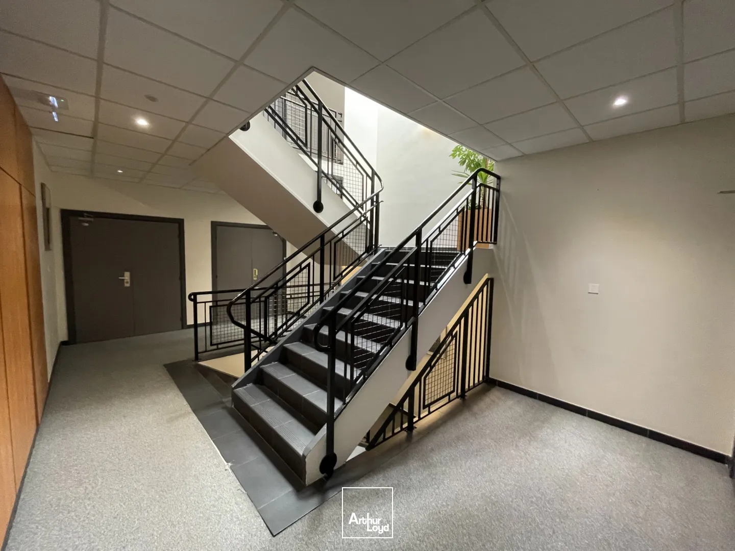 A LOUER BUREAUX DE 63 M2 À 335 M2 - COMPIEGNE ZAC DE MERCIERES