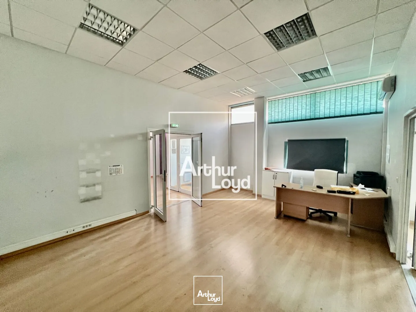 Locaux d'activité à louer à Montpellier - Bâtiment fonctionnel de 637 m² climatisé avec bureaux et zone de stockage