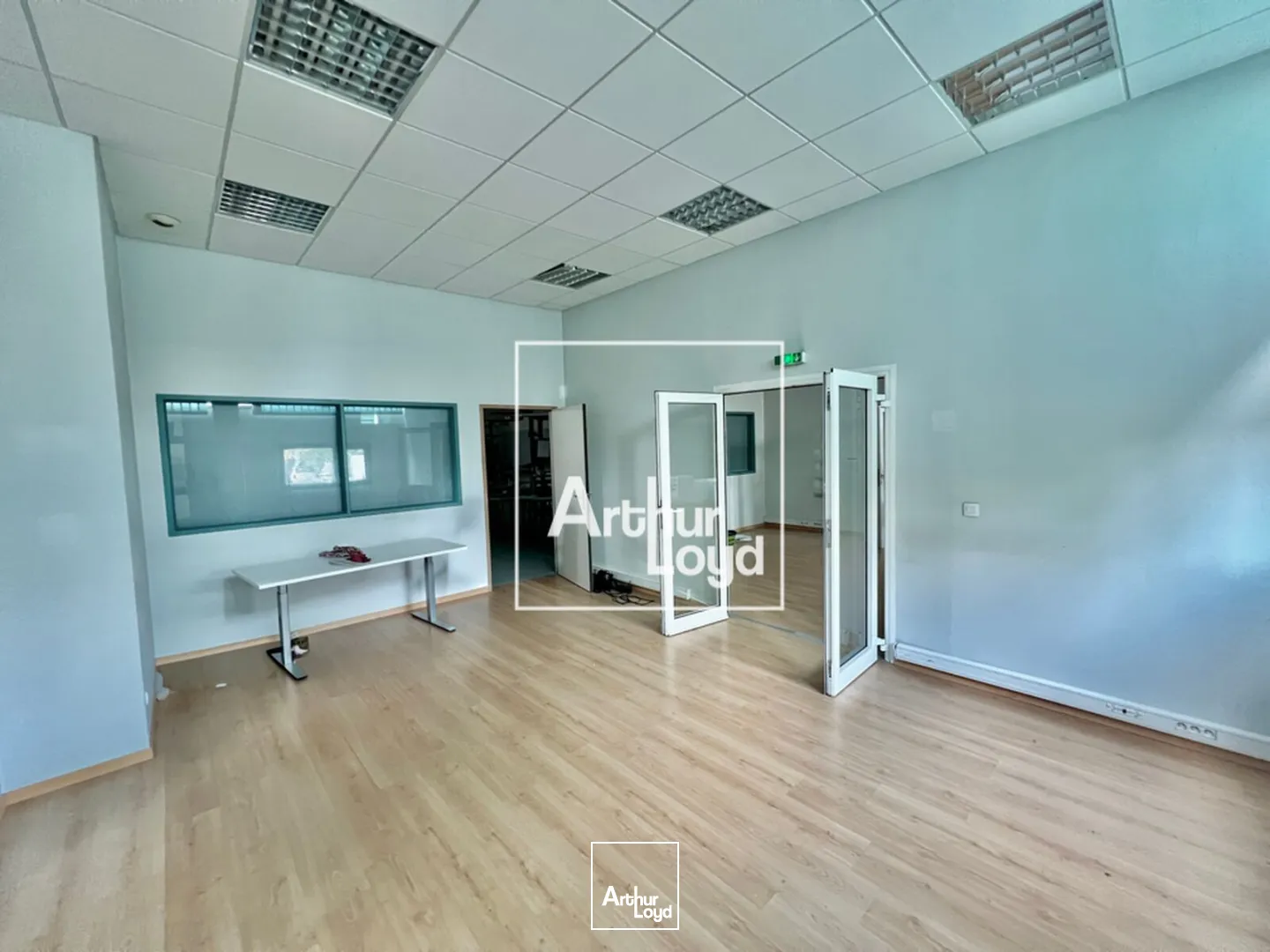 Locaux d'activité à louer à Montpellier - Bâtiment fonctionnel de 637 m² climatisé avec bureaux et zone de stockage