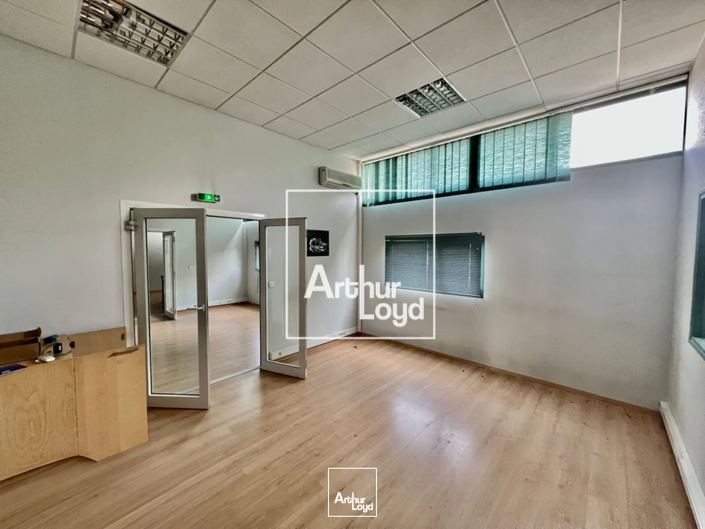 Locaux d'activité à louer à Montpellier - Bâtiment fonctionnel de 637 m² climatisé avec bureaux et zone de stockage