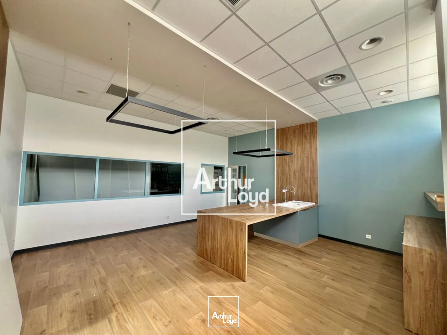 Locaux d'activité à louer à Montpellier - Bâtiment fonctionnel de 637 m² climatisé avec bureaux et zone de stockage