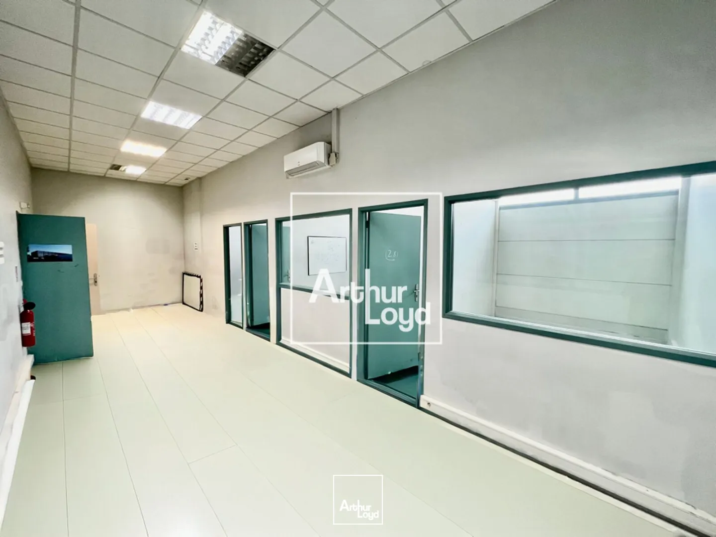 Locaux d'activité à louer à Montpellier - Bâtiment fonctionnel de 637 m² climatisé avec bureaux et zone de stockage