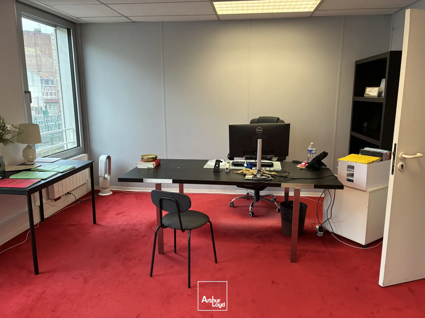 Bureaux lumineux à louer - La Madeleine, aux portes de Lille, avec parking et transports en commun immédiats !