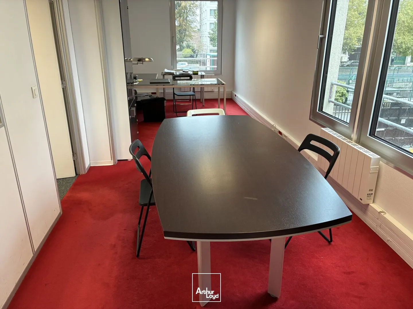 Bureaux lumineux à louer - La Madeleine, aux portes de Lille, avec parking et transports en commun immédiats !