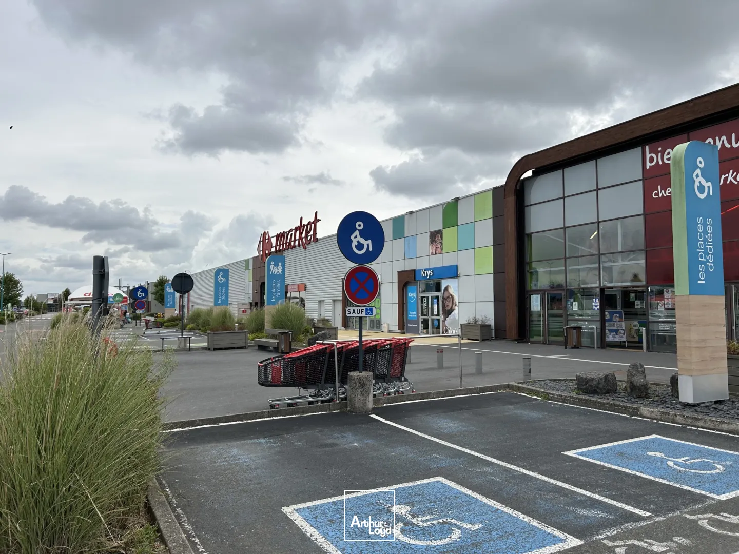 Local commercial 128 m² à louer sur le pôle commercial de Beaurains