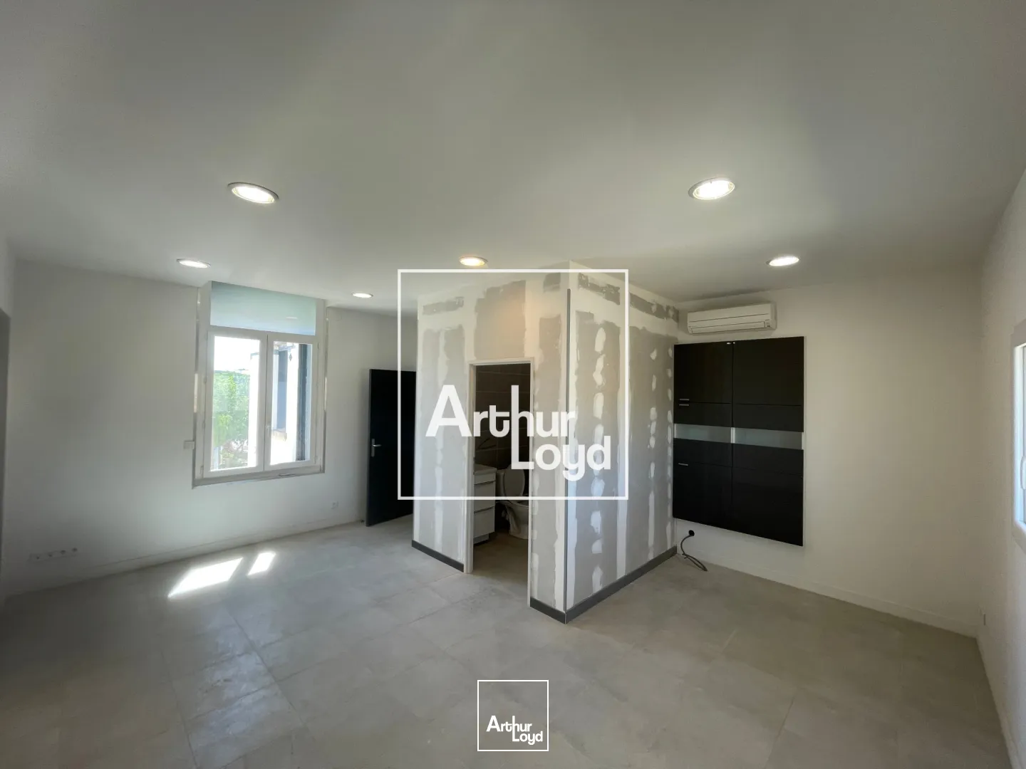 Bureaux 552 m² à vendre - Visibilité RD609 entre Béziers et Narbonne