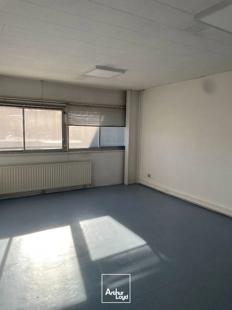 Bureaux Limoges 189 m² Limoges ZONE NORD avec stationnements