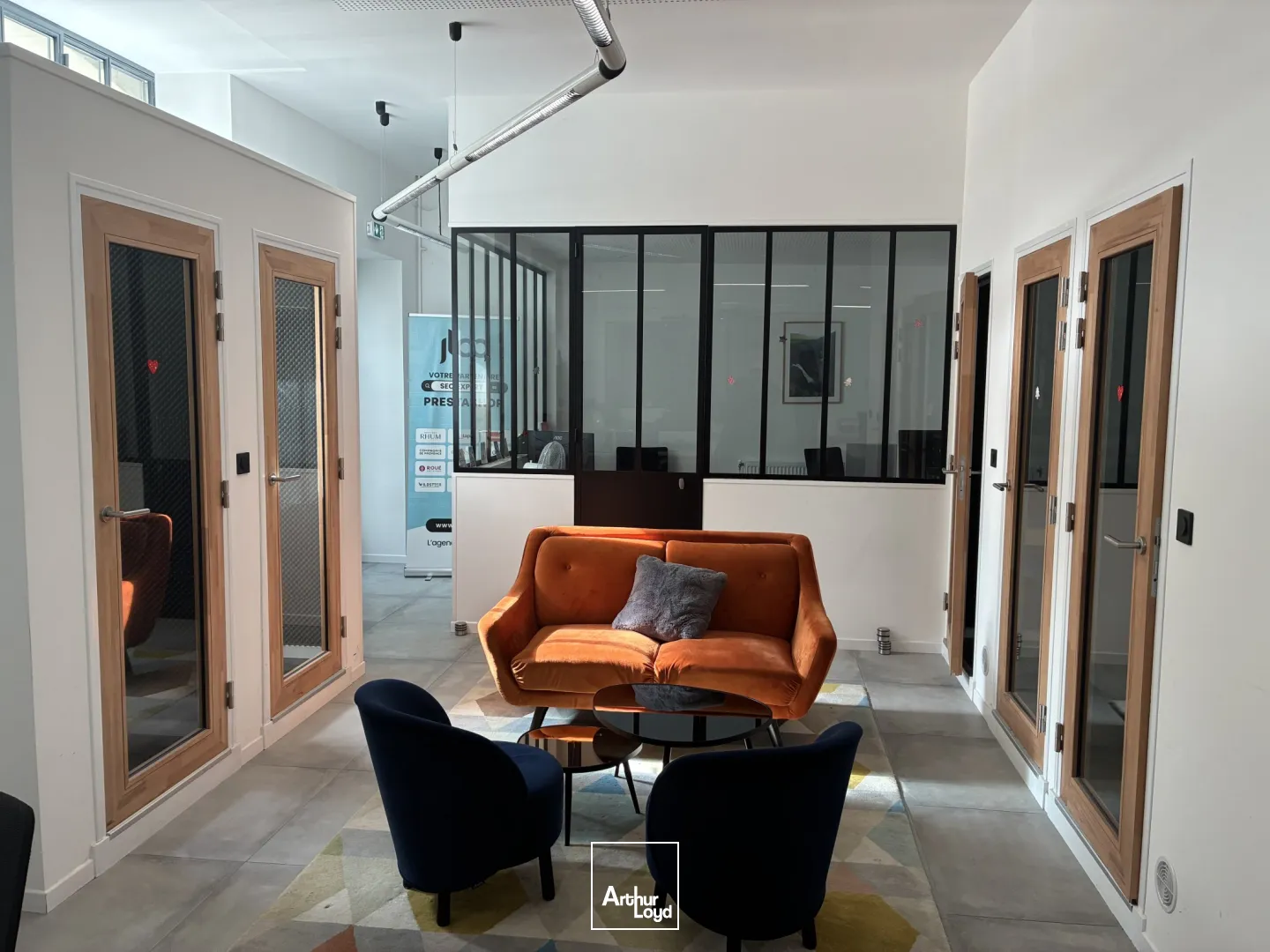 Bureaux rénovés et meublés à Louer dans le Centre