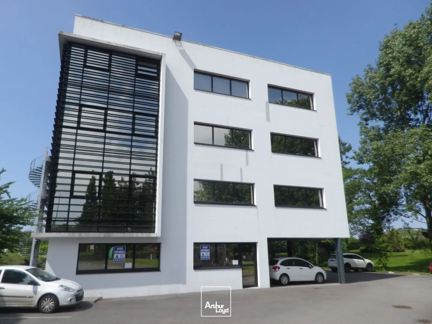 PLATEAU DE BUREAUX A LOUER KERGARADEC 